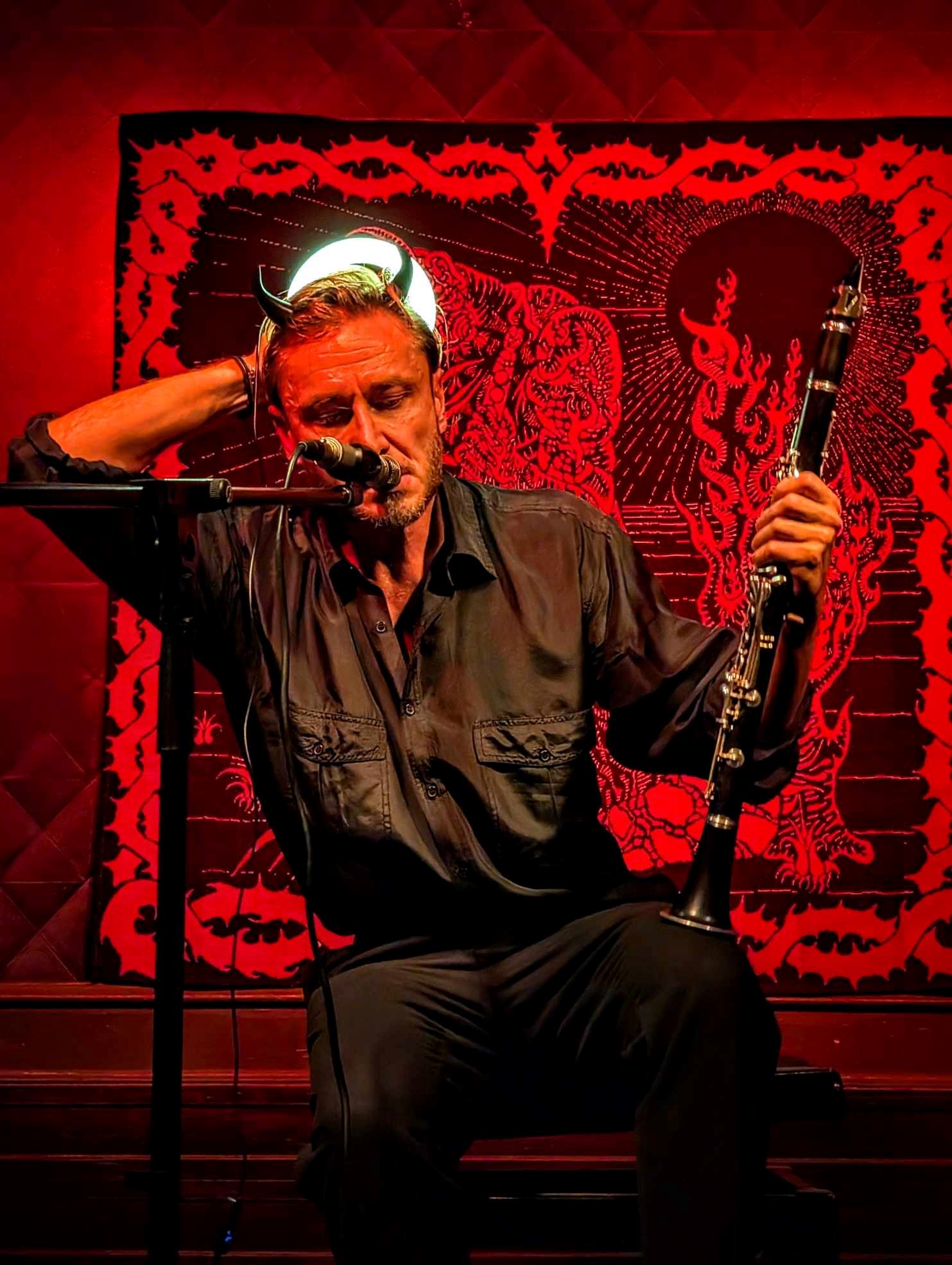 „Tristis diabolus” – Szamburski gra do tekstów Wichy