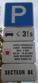 znak parkowania z zgarem