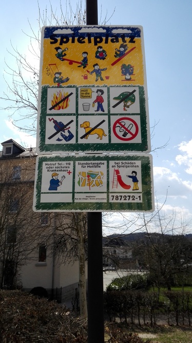 plac zabaw znak